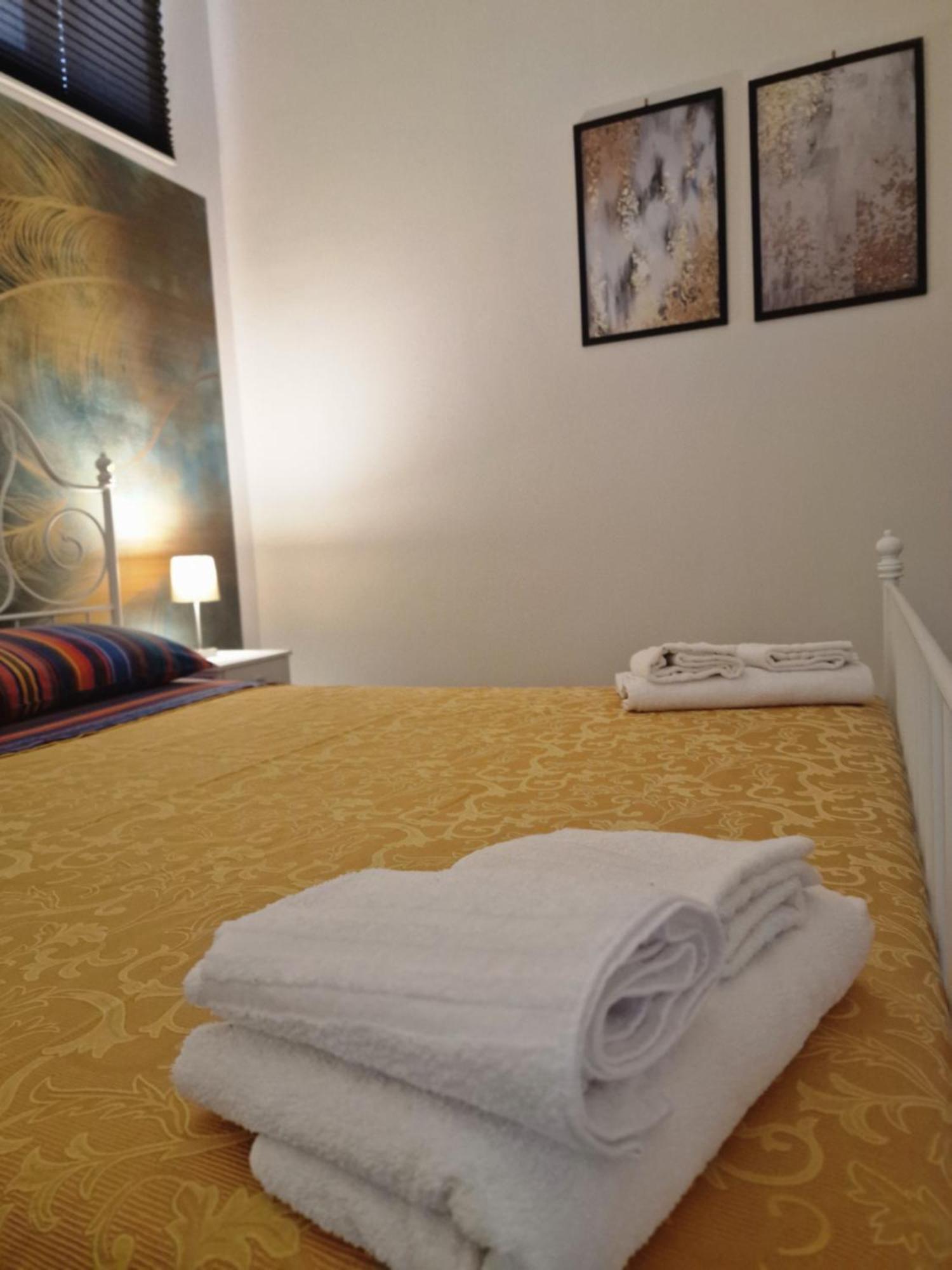 Vagabondando Travel House Villa LʼAquila Exteriör bild